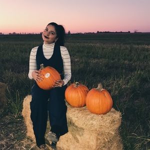 Meet your Posher, Amaranta